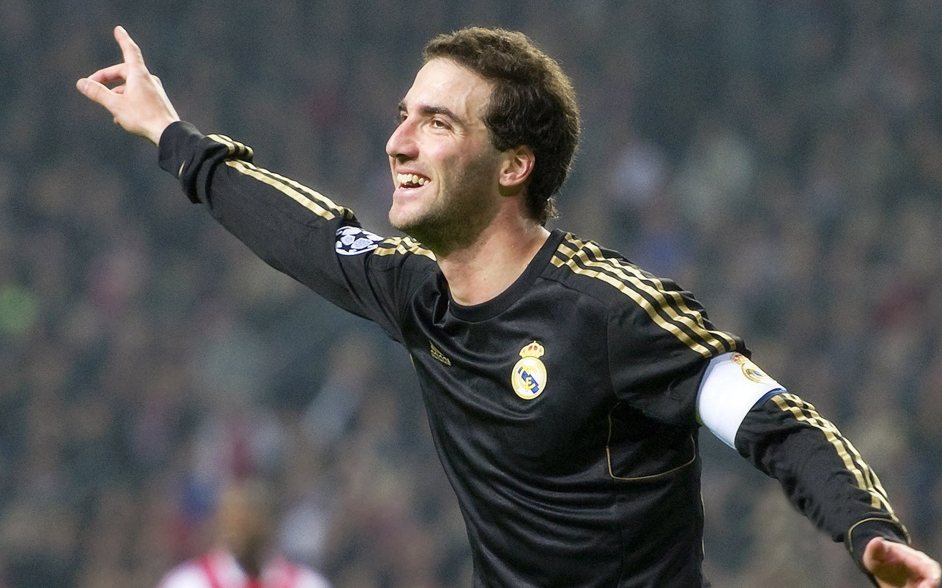 “阿仙奴与热刺:攻守大战,胜者谁属?”