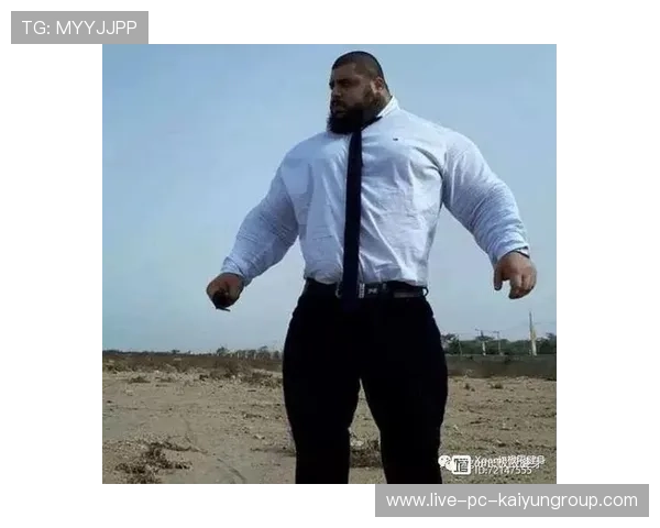 举重选手训练视频走红，网友称其“现实版绿巨人”